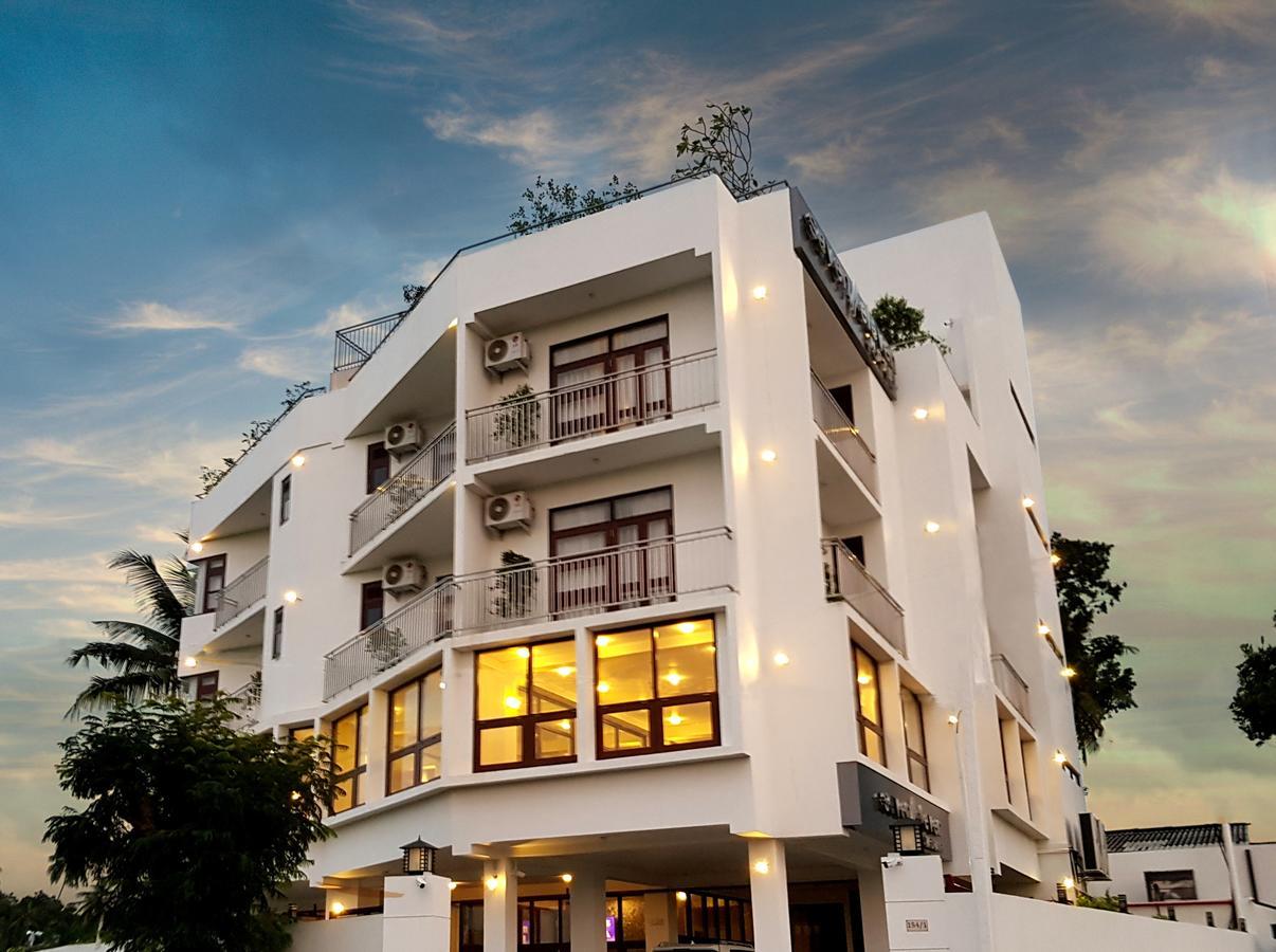 Grand 7 Hotel -Kesbewa Piliyandala Extérieur photo