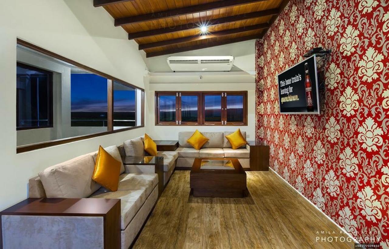 Grand 7 Hotel -Kesbewa Piliyandala Extérieur photo